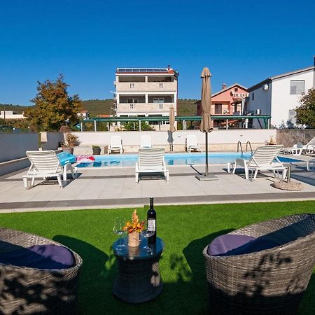 Apartment Tony With Private Pool Sukošan Exteriér fotografie