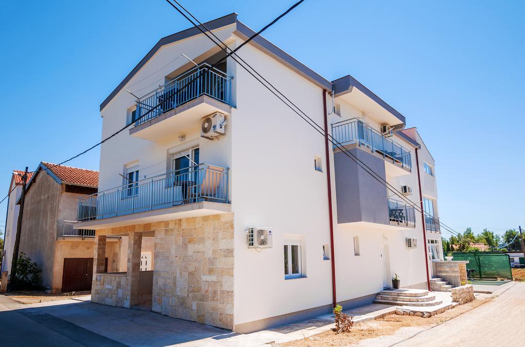 Apartment Tony With Private Pool Sukošan Exteriér fotografie
