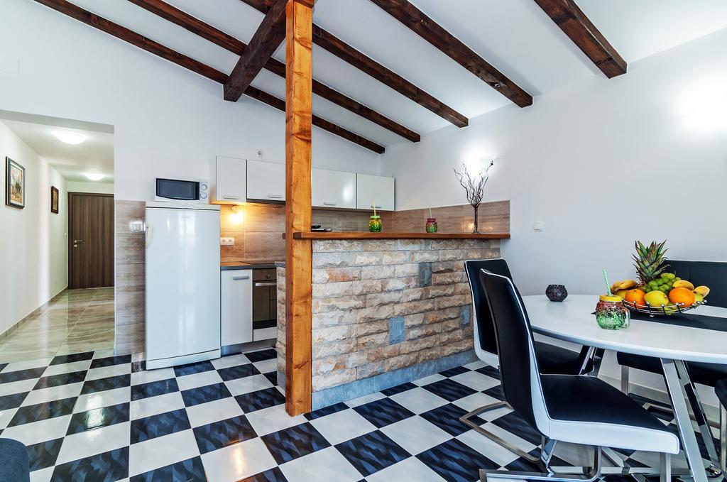 Apartment Tony With Private Pool Sukošan Exteriér fotografie