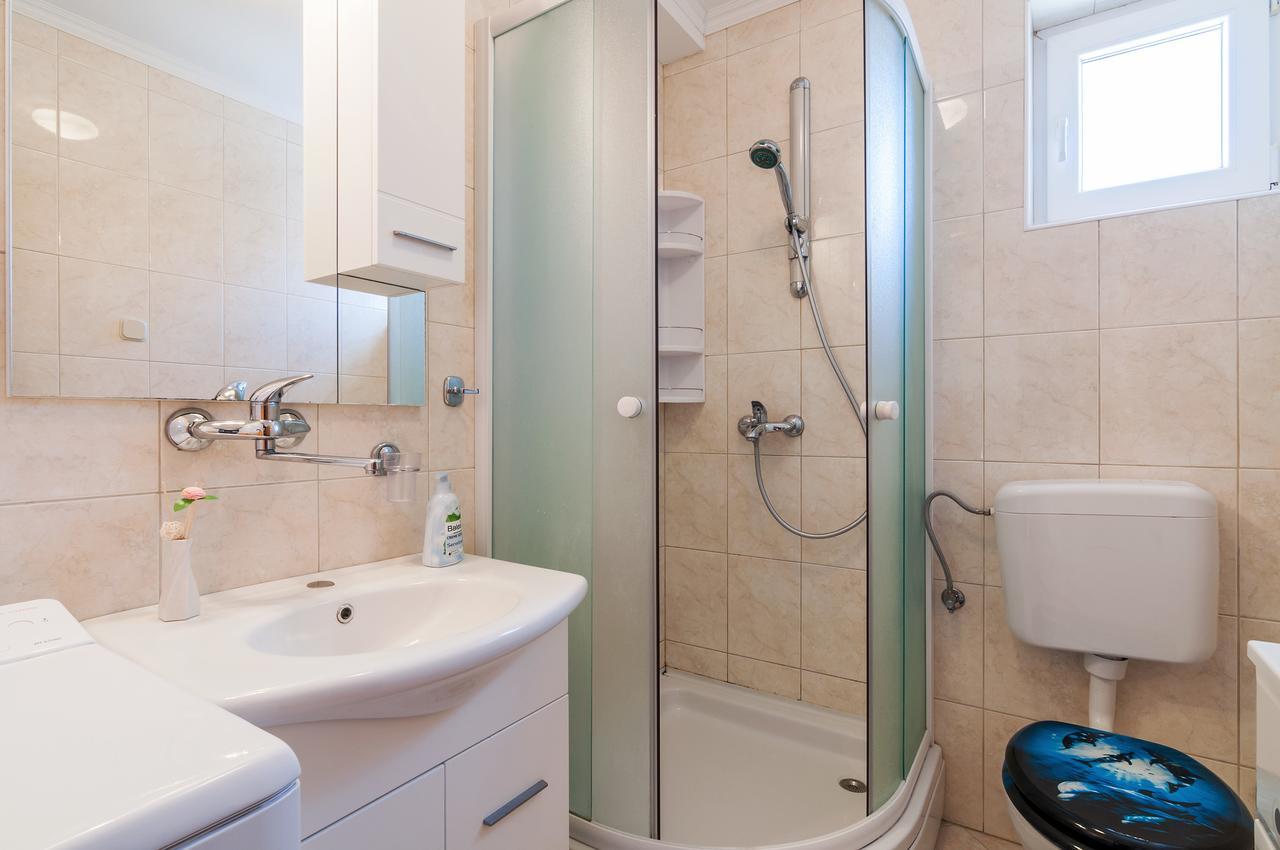 Apartment Tony With Private Pool Sukošan Exteriér fotografie