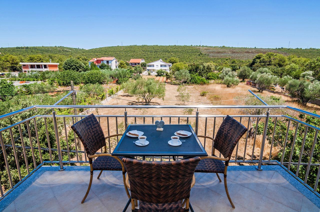 Apartment Tony With Private Pool Sukošan Exteriér fotografie