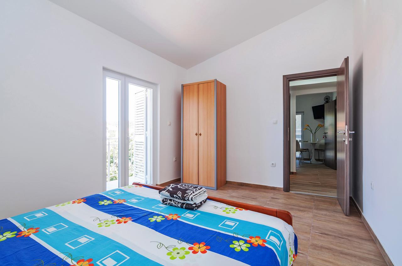 Apartment Tony With Private Pool Sukošan Exteriér fotografie