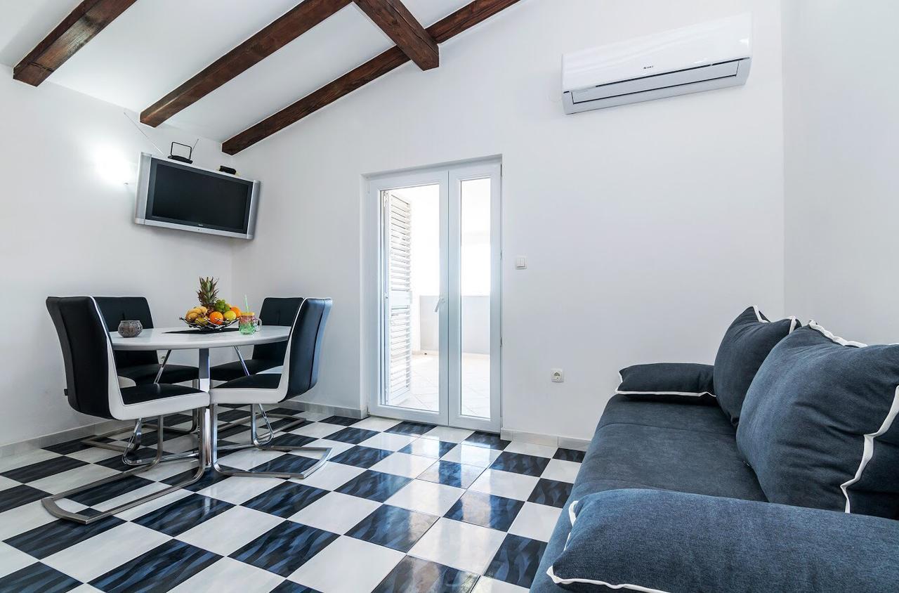 Apartment Tony With Private Pool Sukošan Exteriér fotografie